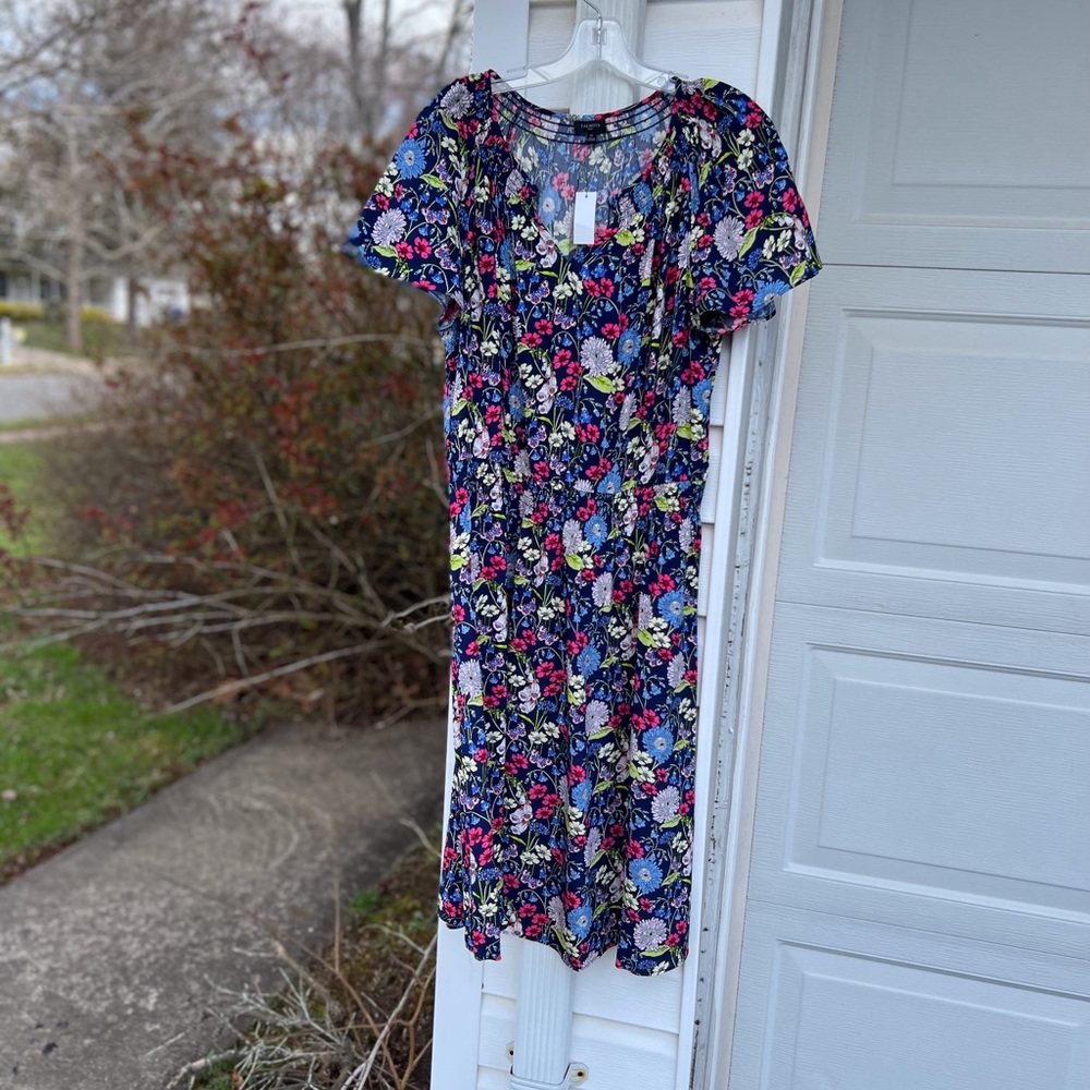 NWT Talbots Pretty Navy Butterflies & Floral Tea Length Elastic Waist Dr… - Picture 6 of 6
